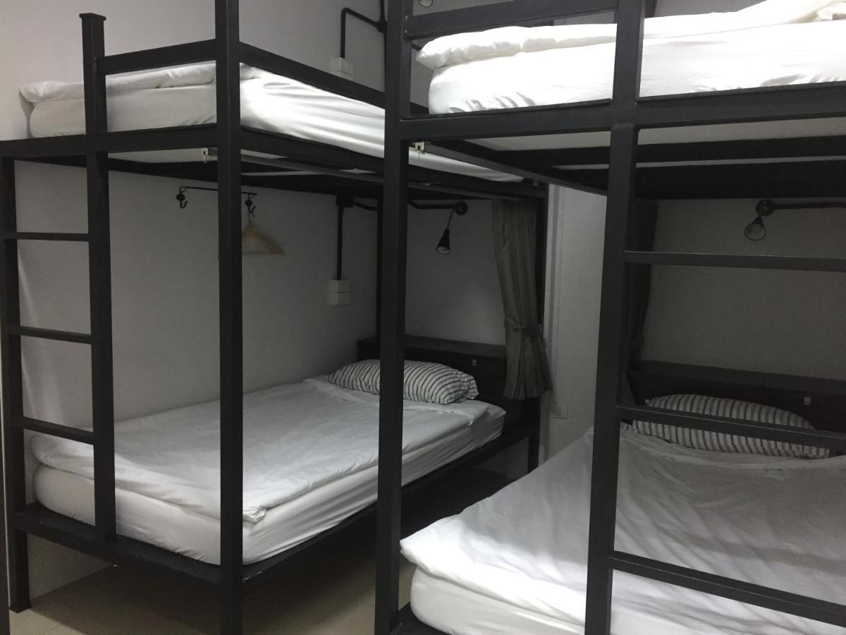 Backpack Station Hostel Bangkok Exterior photo