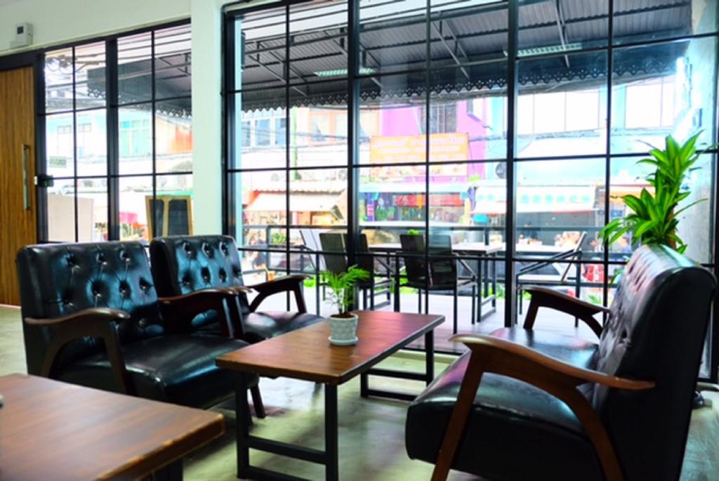 Backpack Station Hostel Bangkok Exterior photo